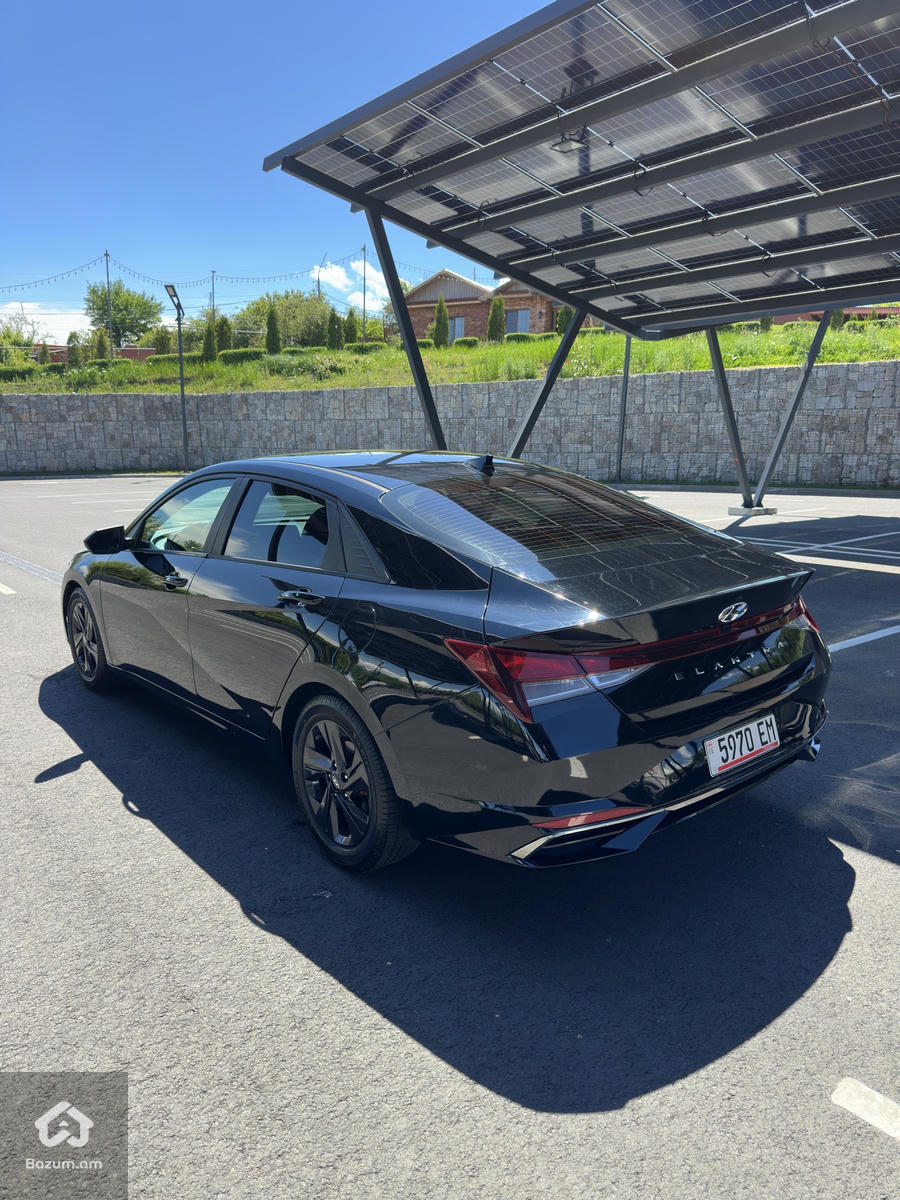 Elantra - image 7