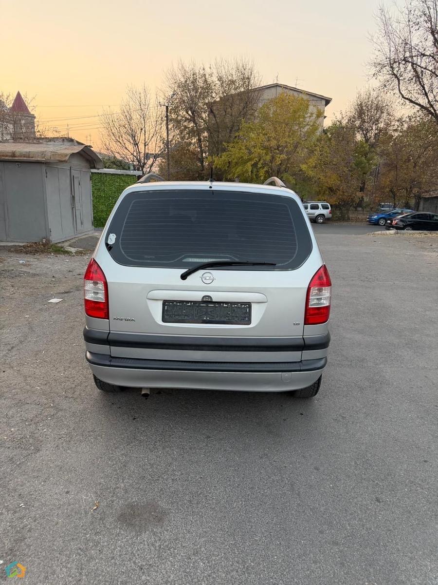 Opel Zafira 1.8Z - image 27