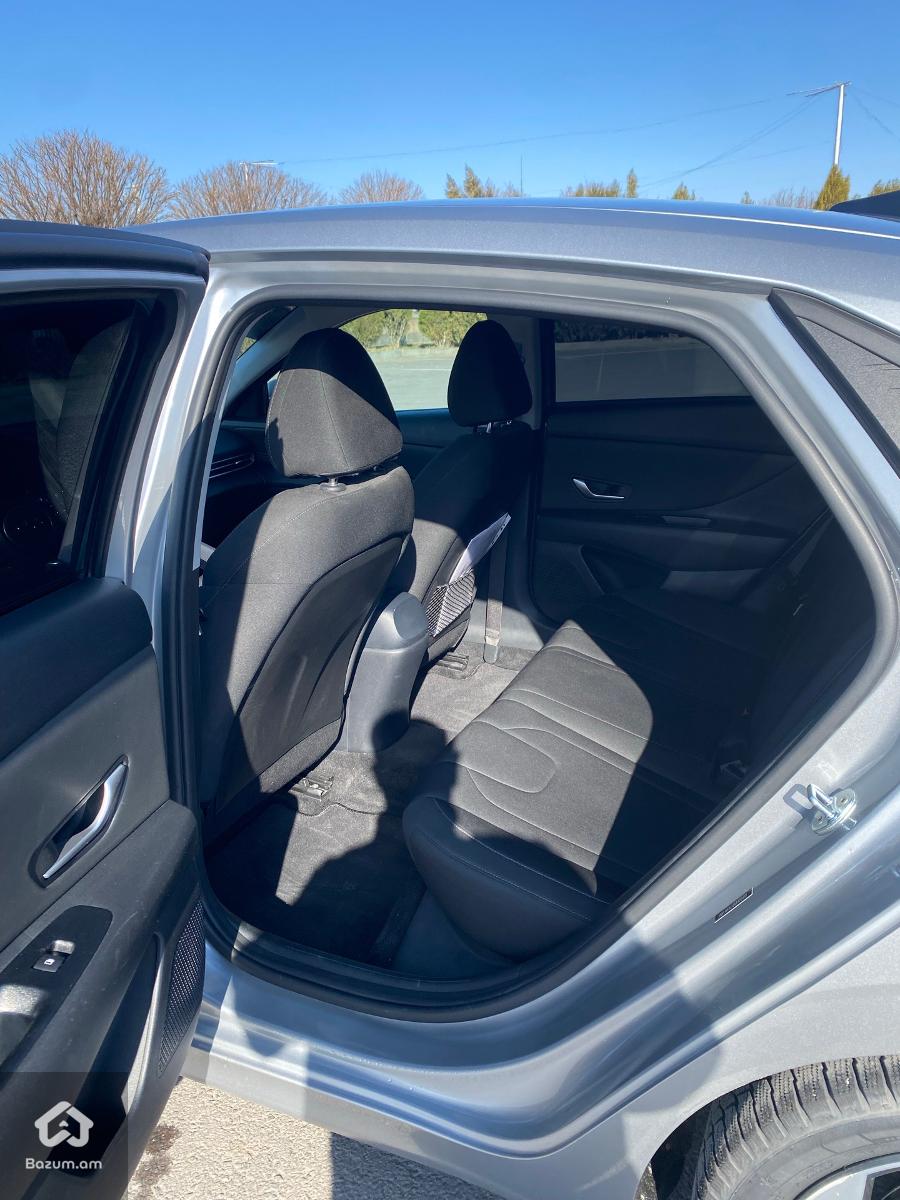 Hyundai Elantra Sel+ - image 7