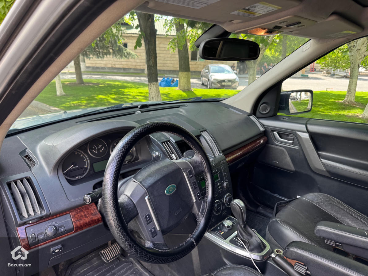 Land Rover Freelander - image 8
