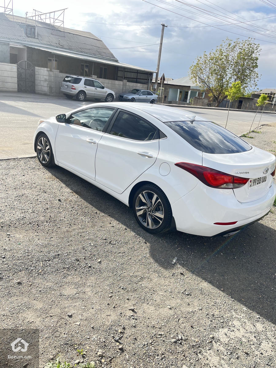 Hyundai Elantra - image 10