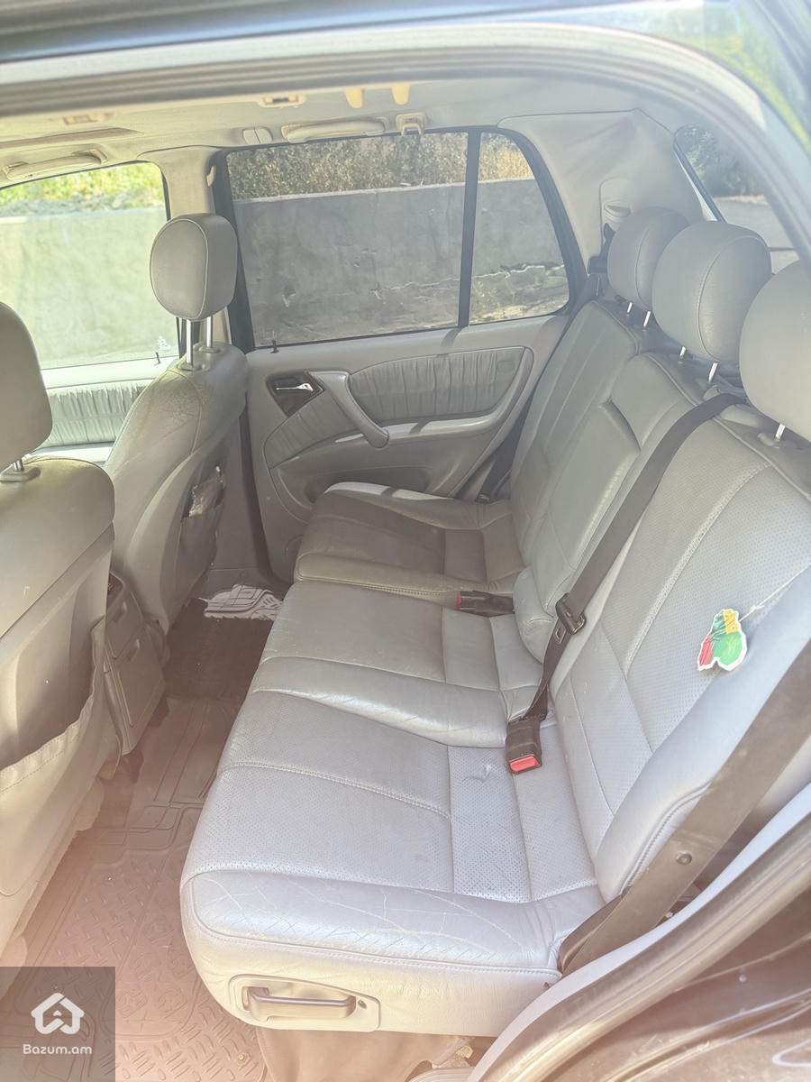 Mercedes-Benz ML 320 - image 10
