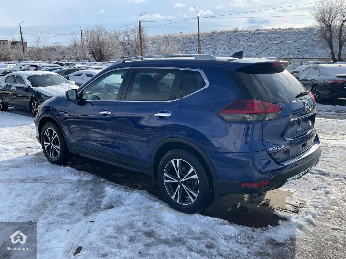 Nissan Rogue - image 4