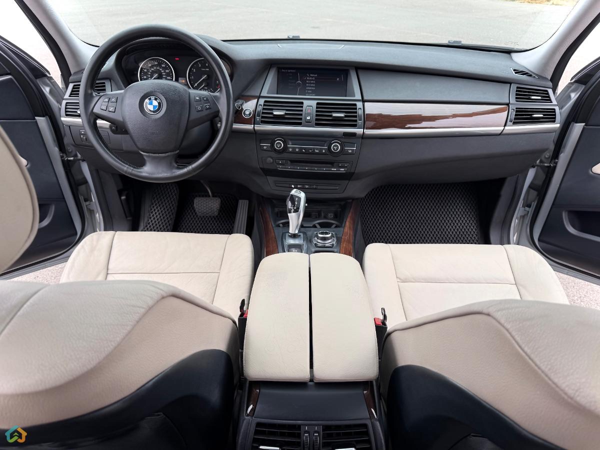 BMW X5 - image 11