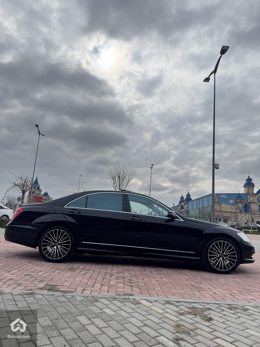 Mercedes Benz S550 - image 16