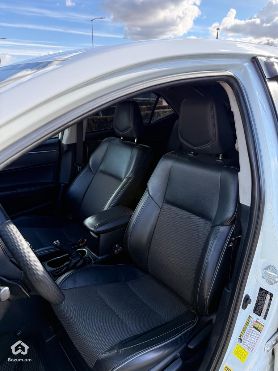 TOYOTA COROLLA  - image 7