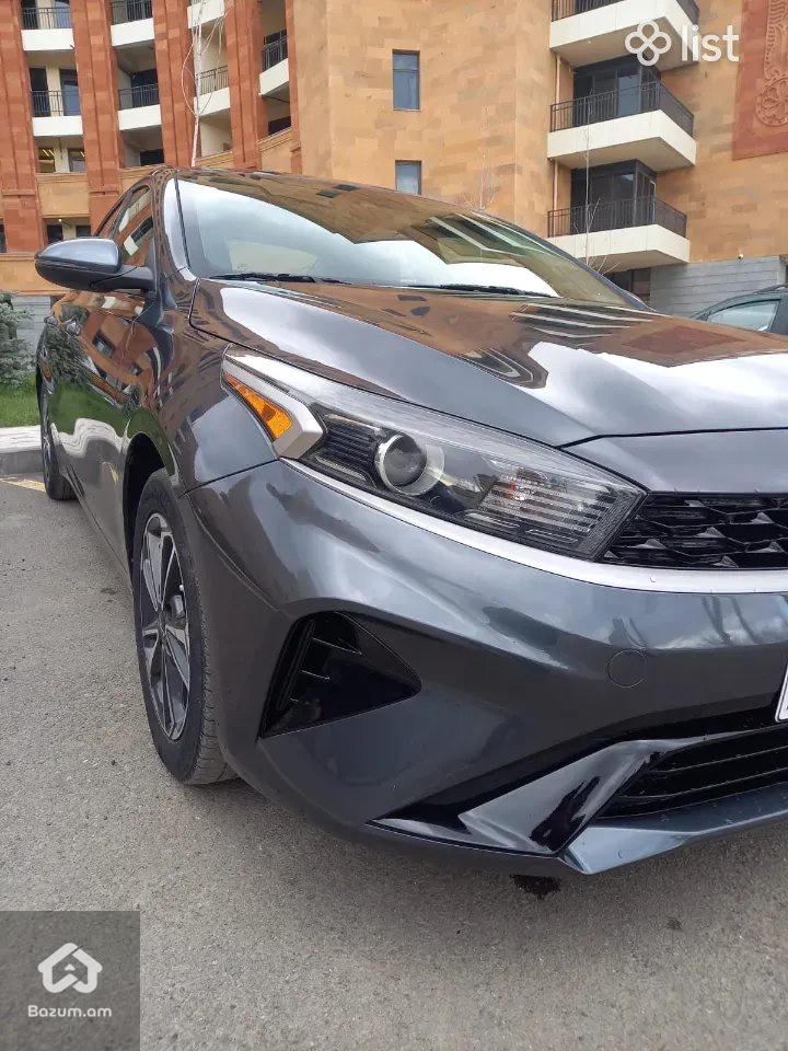 Kia Forte - image 14