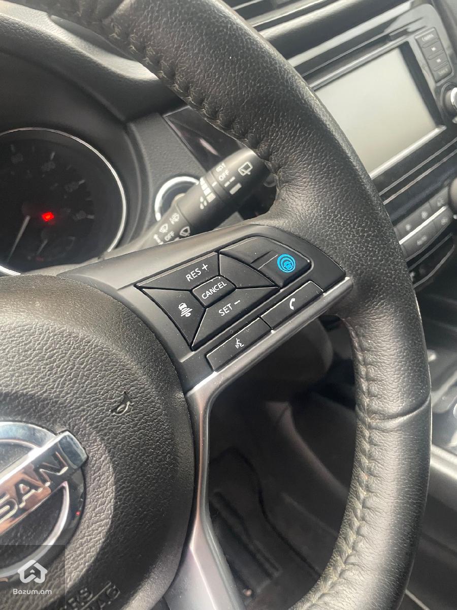 Nissan Rogue - image 12