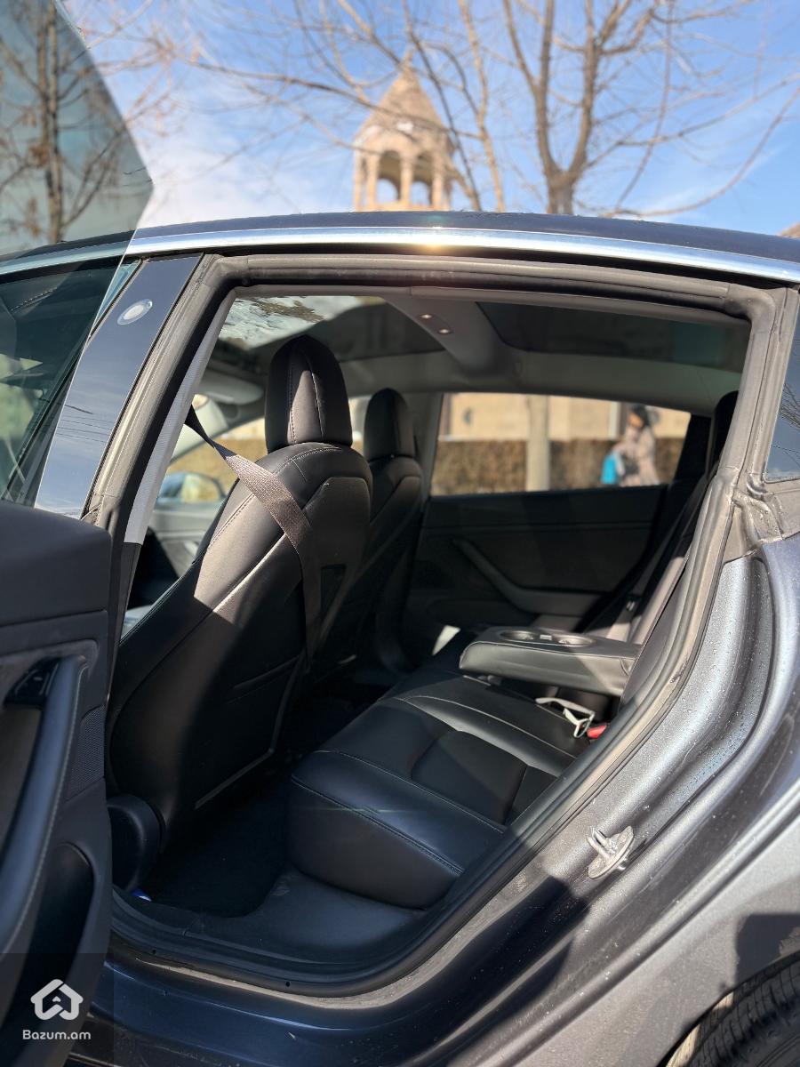 Tesla Model 3 Long Range  - image 9