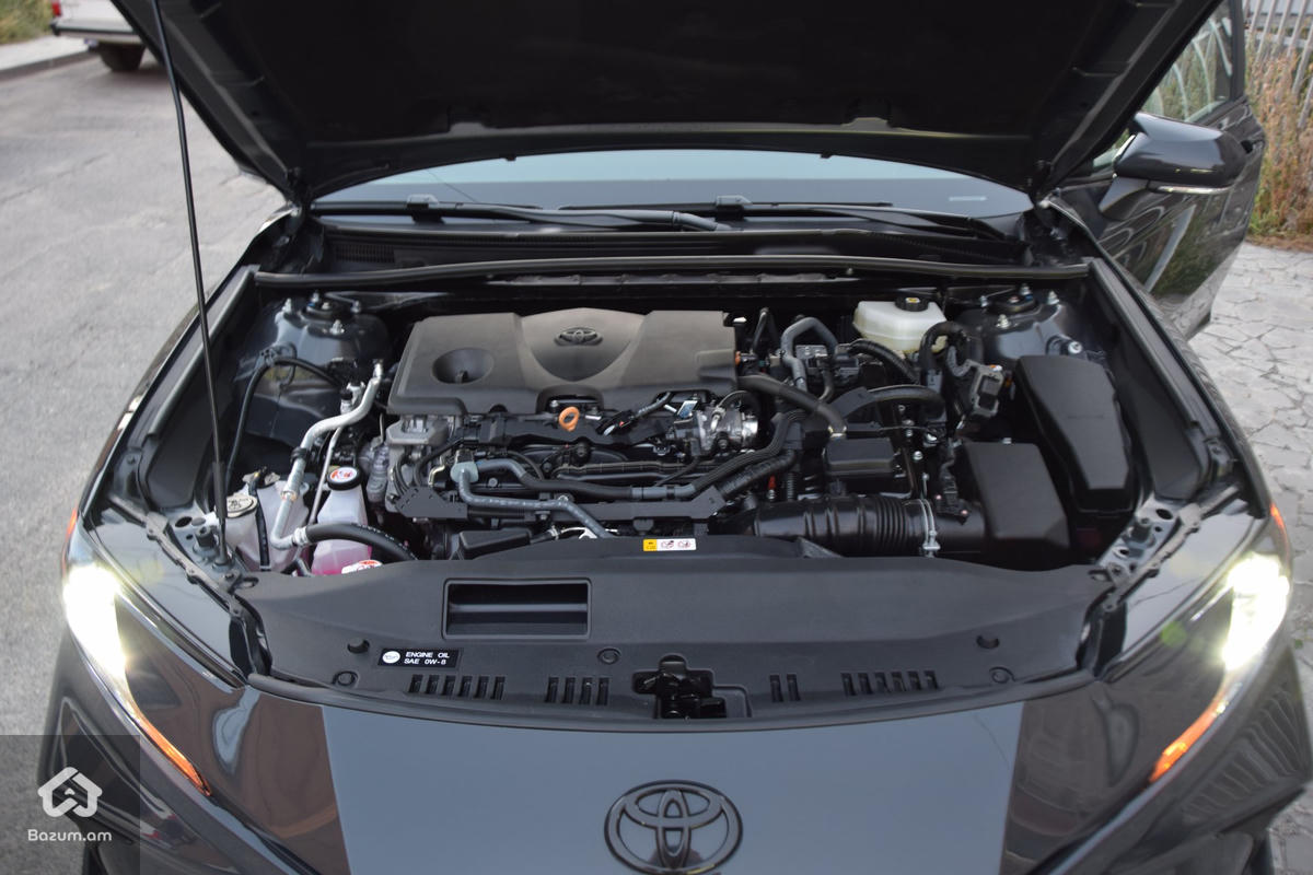 Toyota Camry - image 11