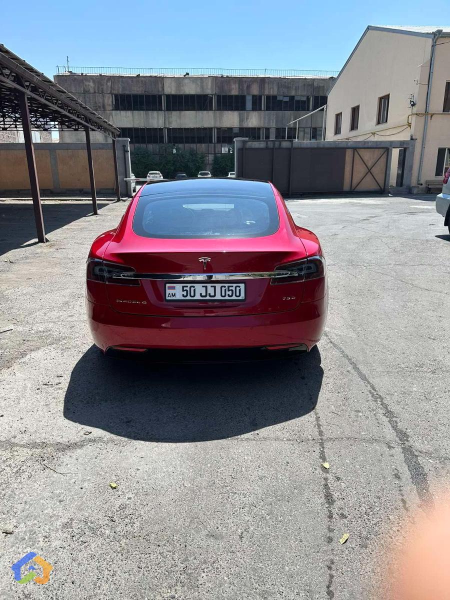 Tesla model S 75D - image 3