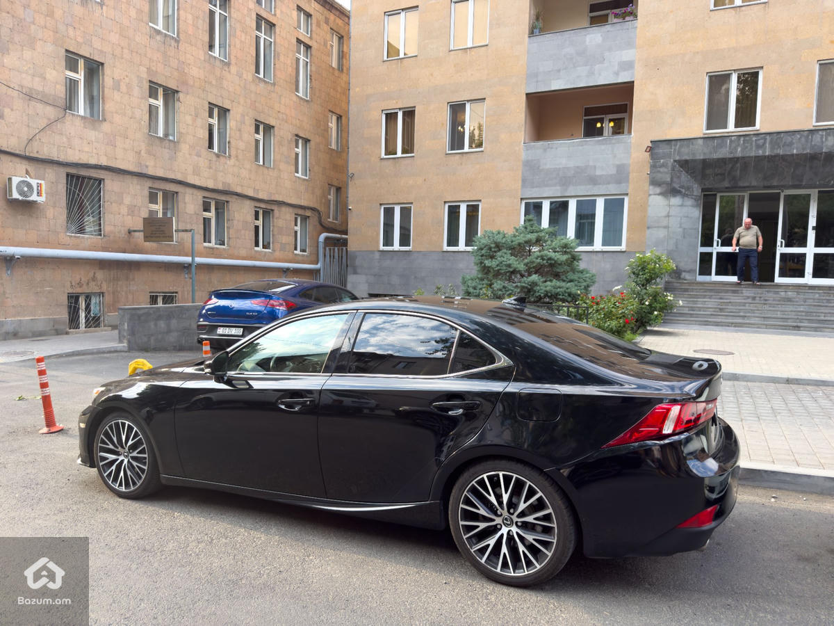 Lexus IS 200t 2016 - image 4