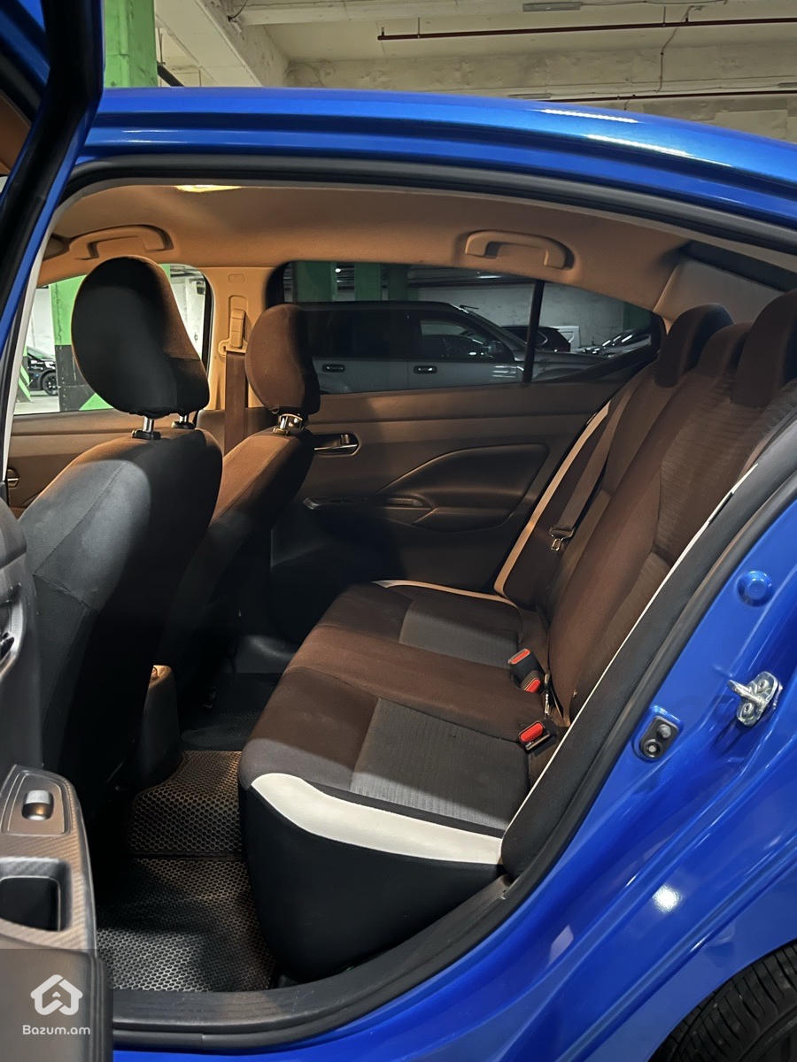 Nissan Versa - image 10