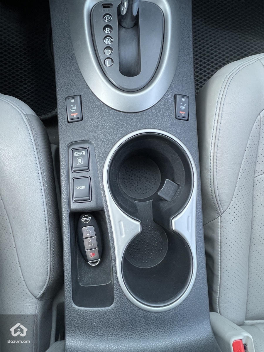 Nissan Rogue  - image 20