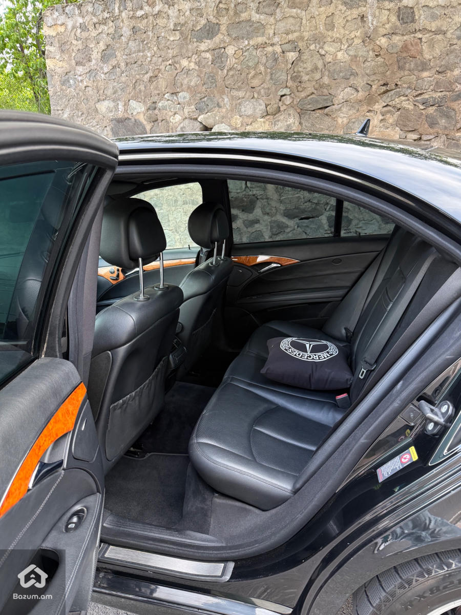 Mercedes-Benz E350 - image 8