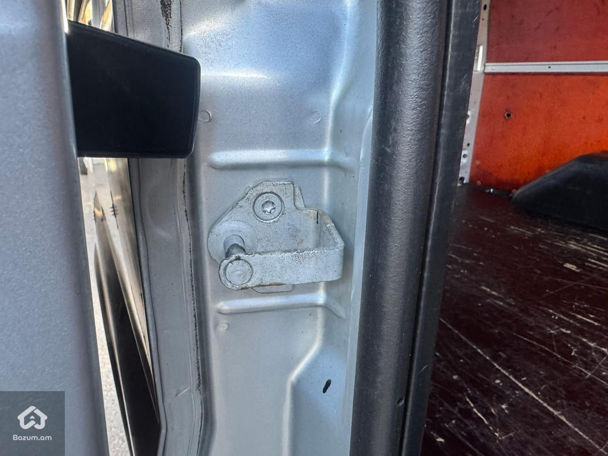 Ford transit  - image 8