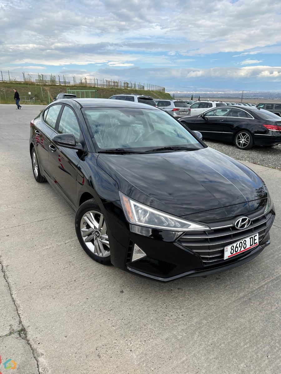 Hyundai Elantra - image 28