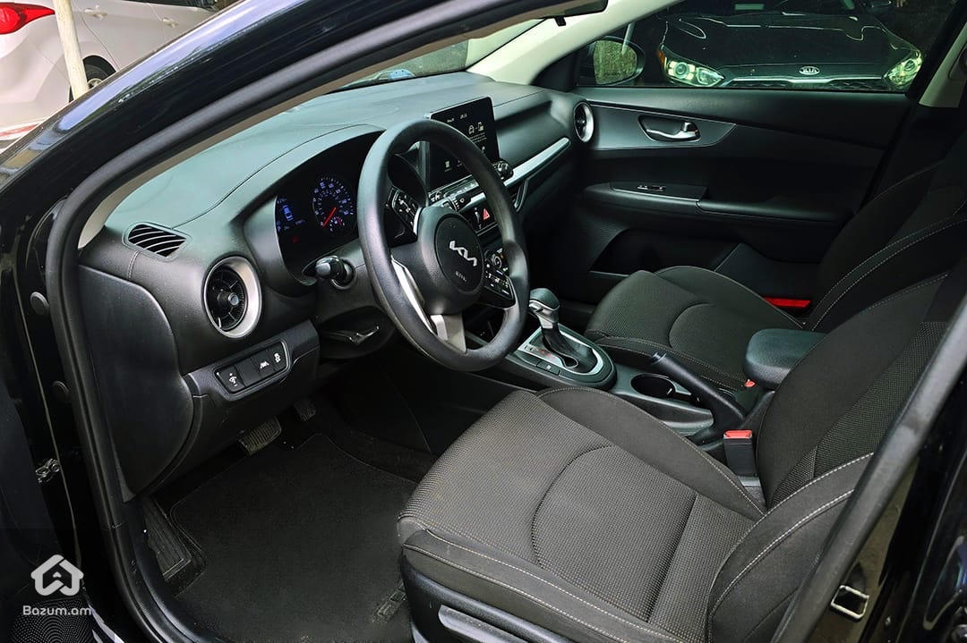 Kia Forte - image 2