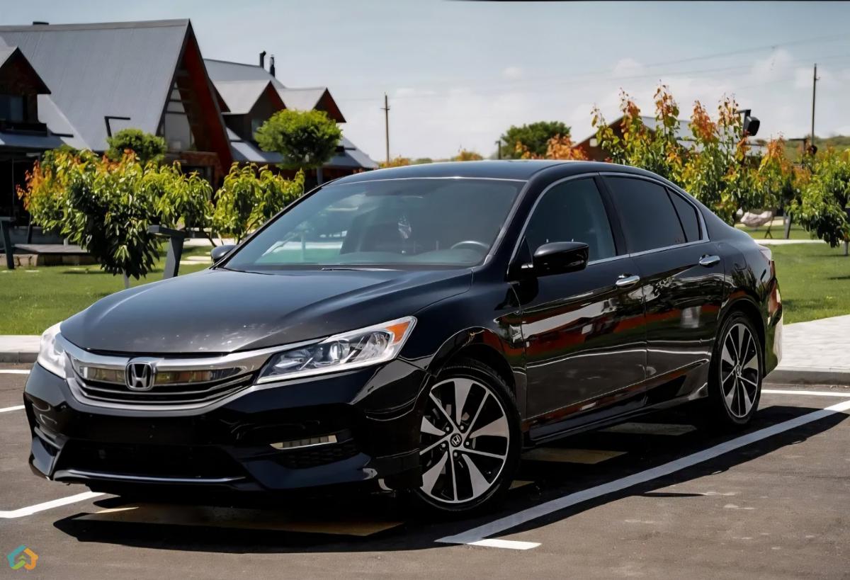 Honda Accord - image 1
