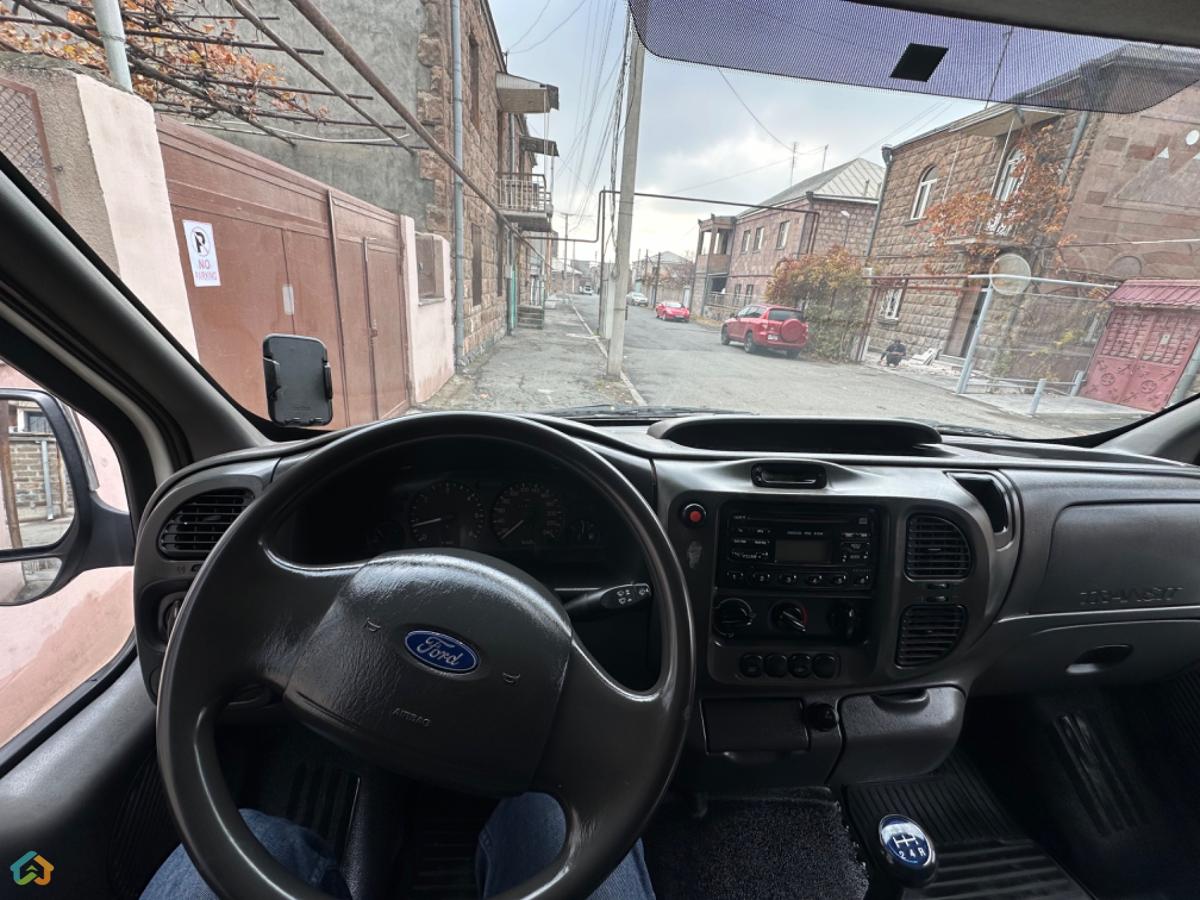 Ford Trazit - image 6