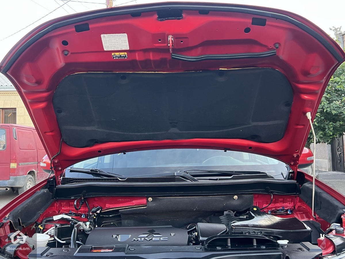 Mitsubishi Outlander 2018 - image 16