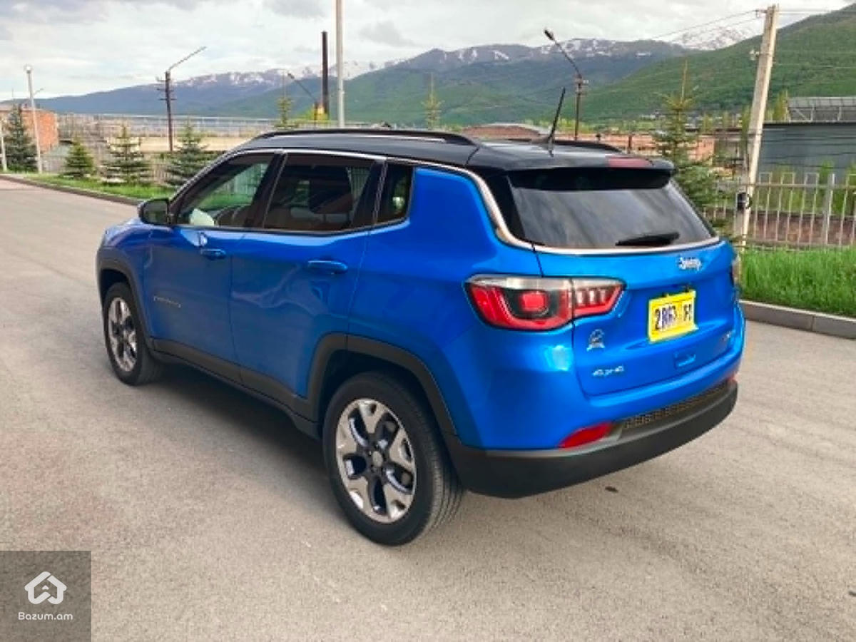 2020 Jeep Compass, Limited 4X4 - image 9