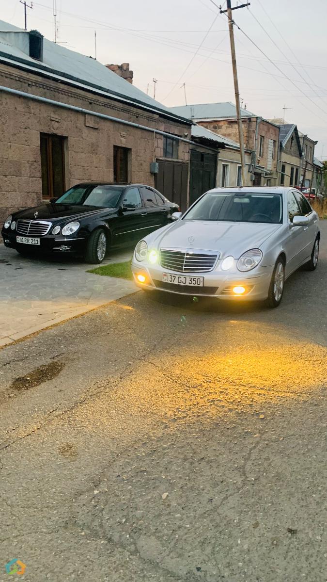 Mercedes Benz - image 26