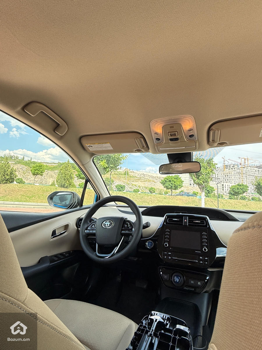 Toyota Prius 2020 - image 9