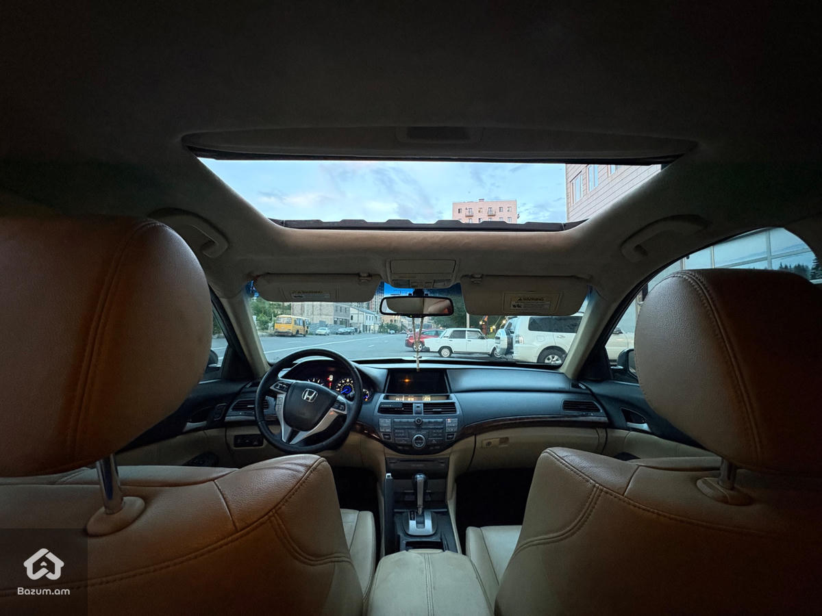 Honda Accord Crosstour - image 4