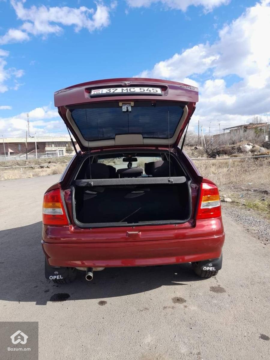 Opel Astra J - image 3