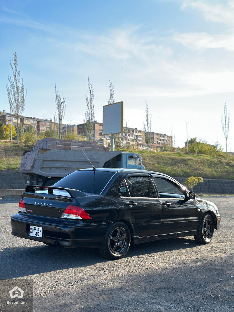 Mitsubishi Lancer - image 3