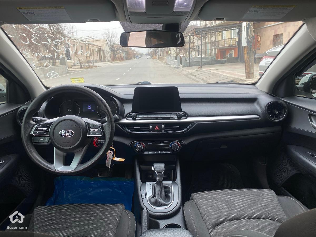 Kia Forte LXS - image 8