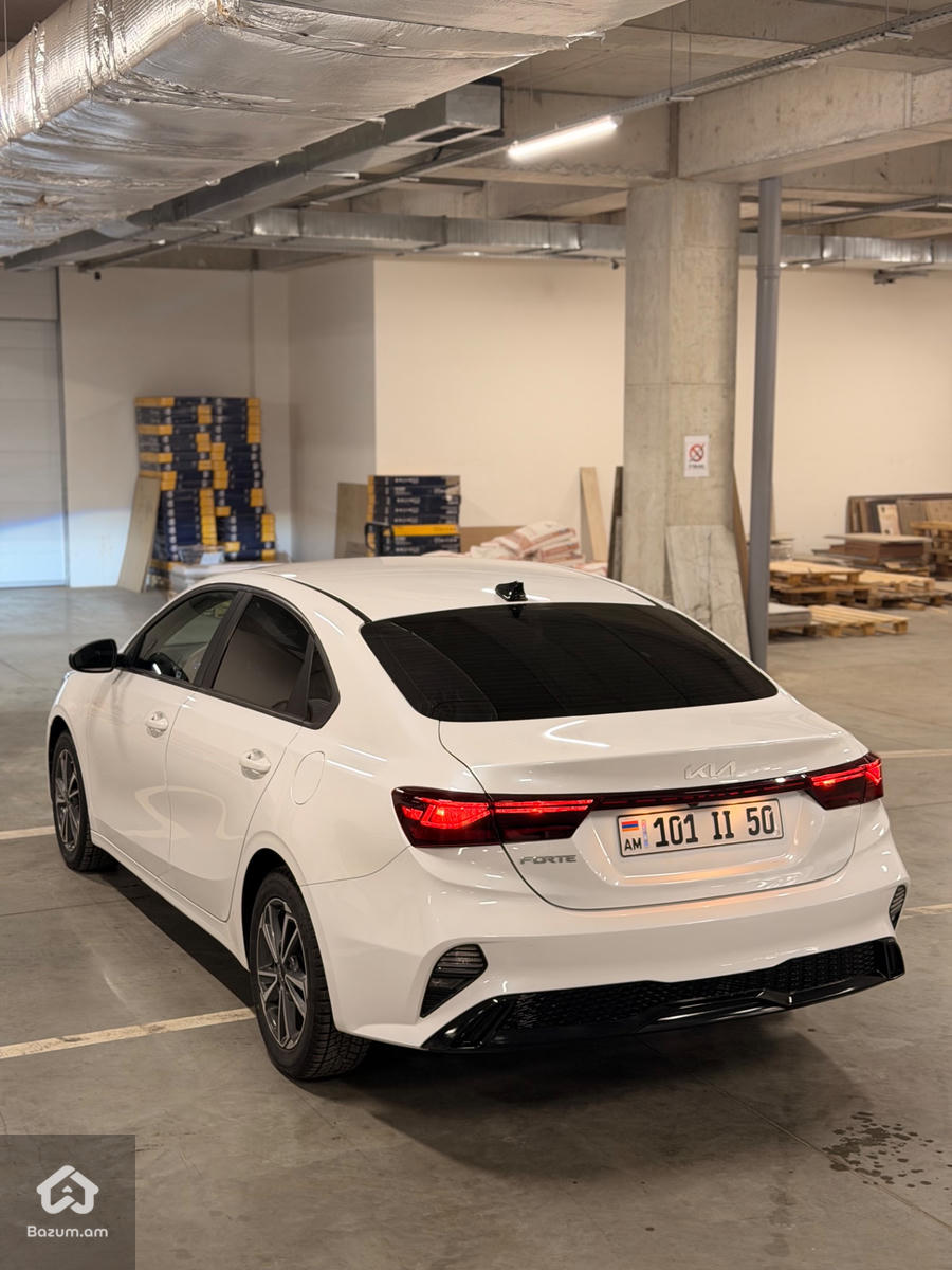 Kia Forte 2022 - image 7