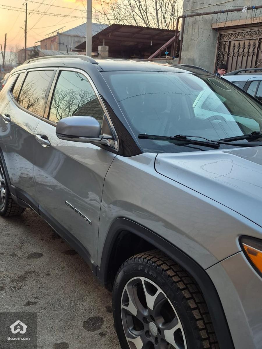 Jeep Compas - image 12