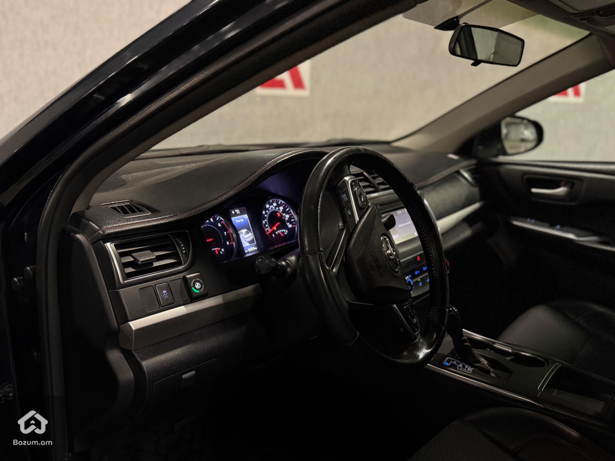 Toyota Camry 2017 - image 9