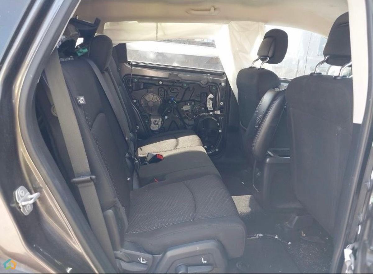 Dodge Journey Se - image 7