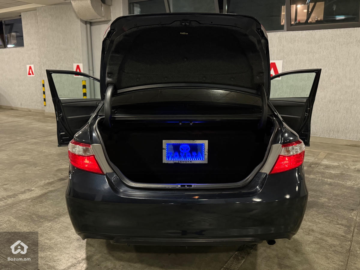 Toyota Camry 2017 - image 16