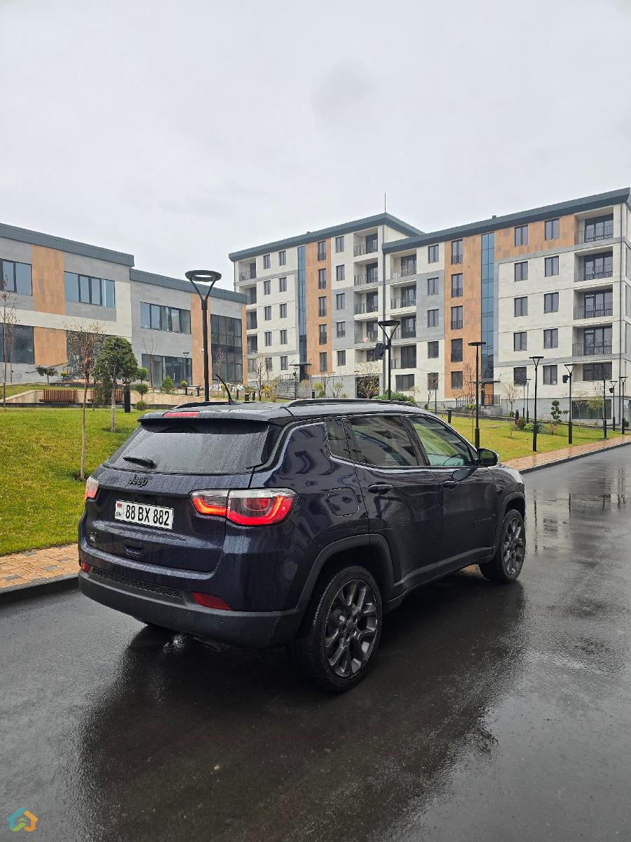 Jeep Compass Limited 4x4 - image 1