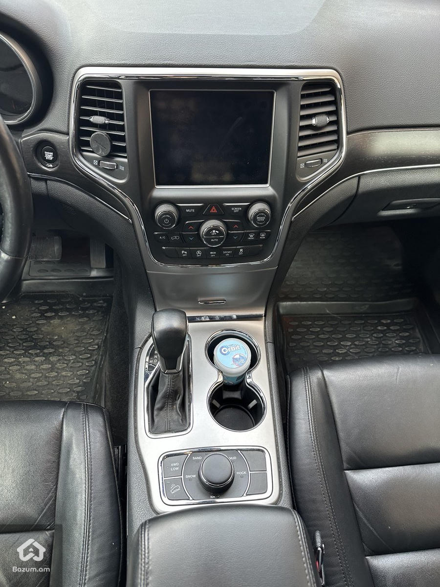 Jeep Grand Cherokee Limited - image 13