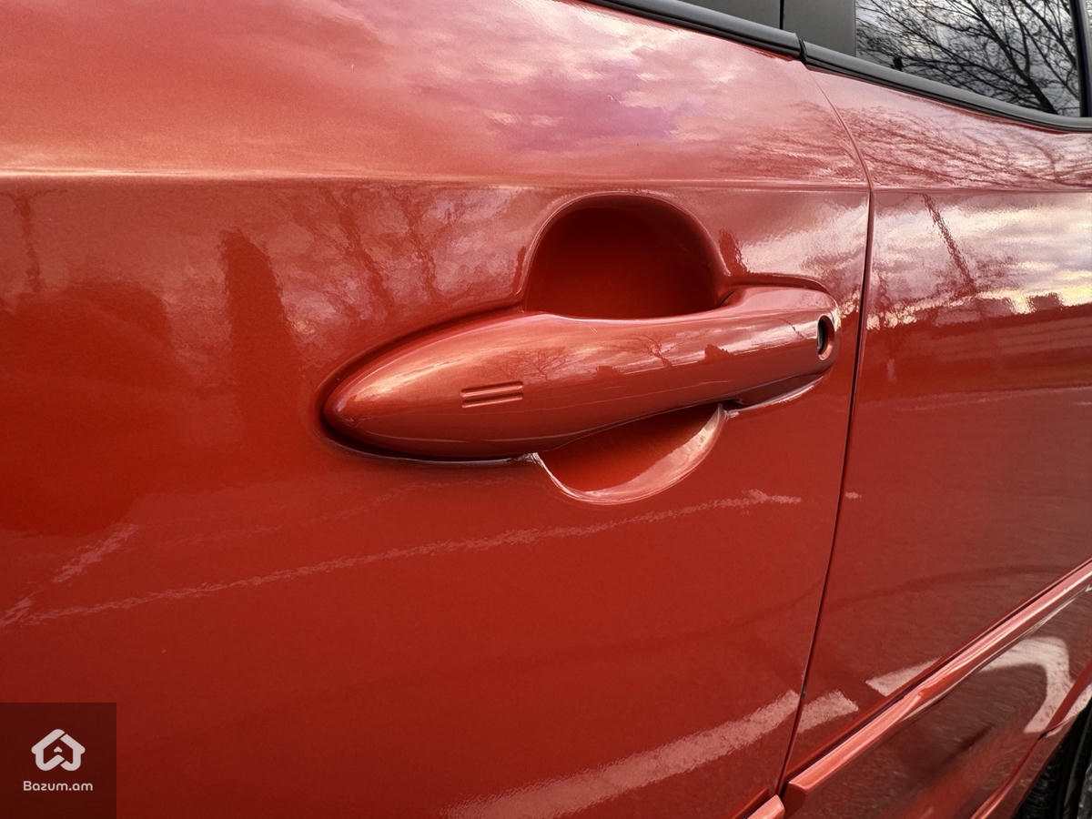 toyota Corolla Hatchback  - image 9