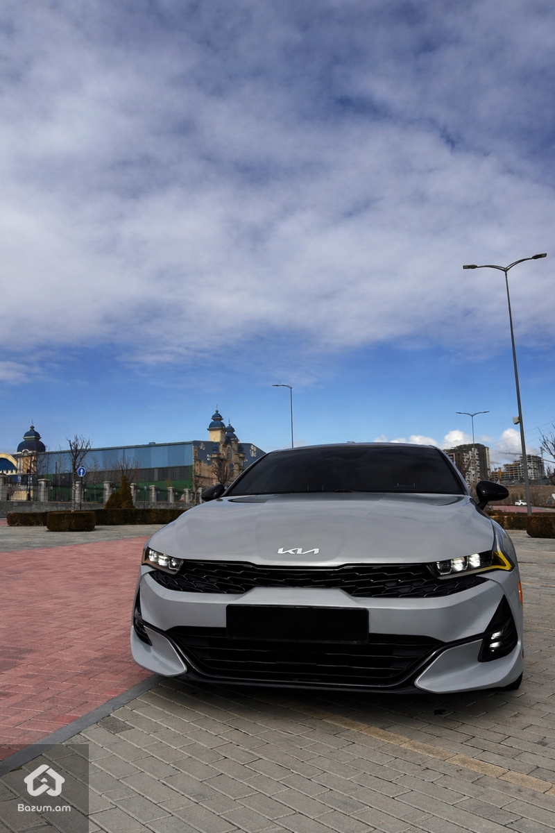 kia k5 GT Line AWD - image 2