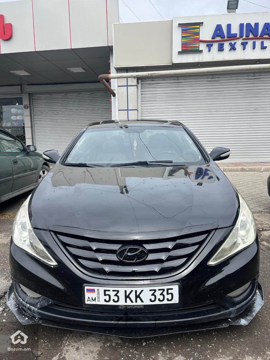 Hyundai Sonata - image 12