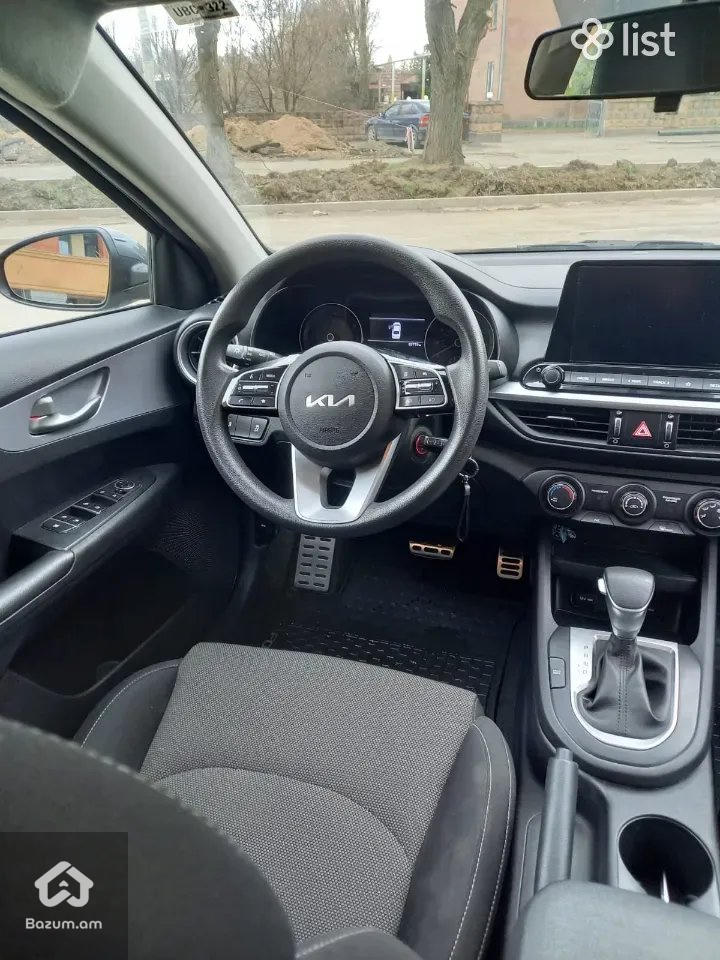 Kia Forte - image 20