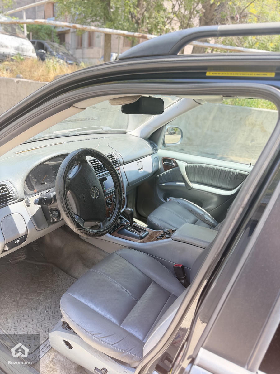 Mercedes-Benz ML 320 - image 9
