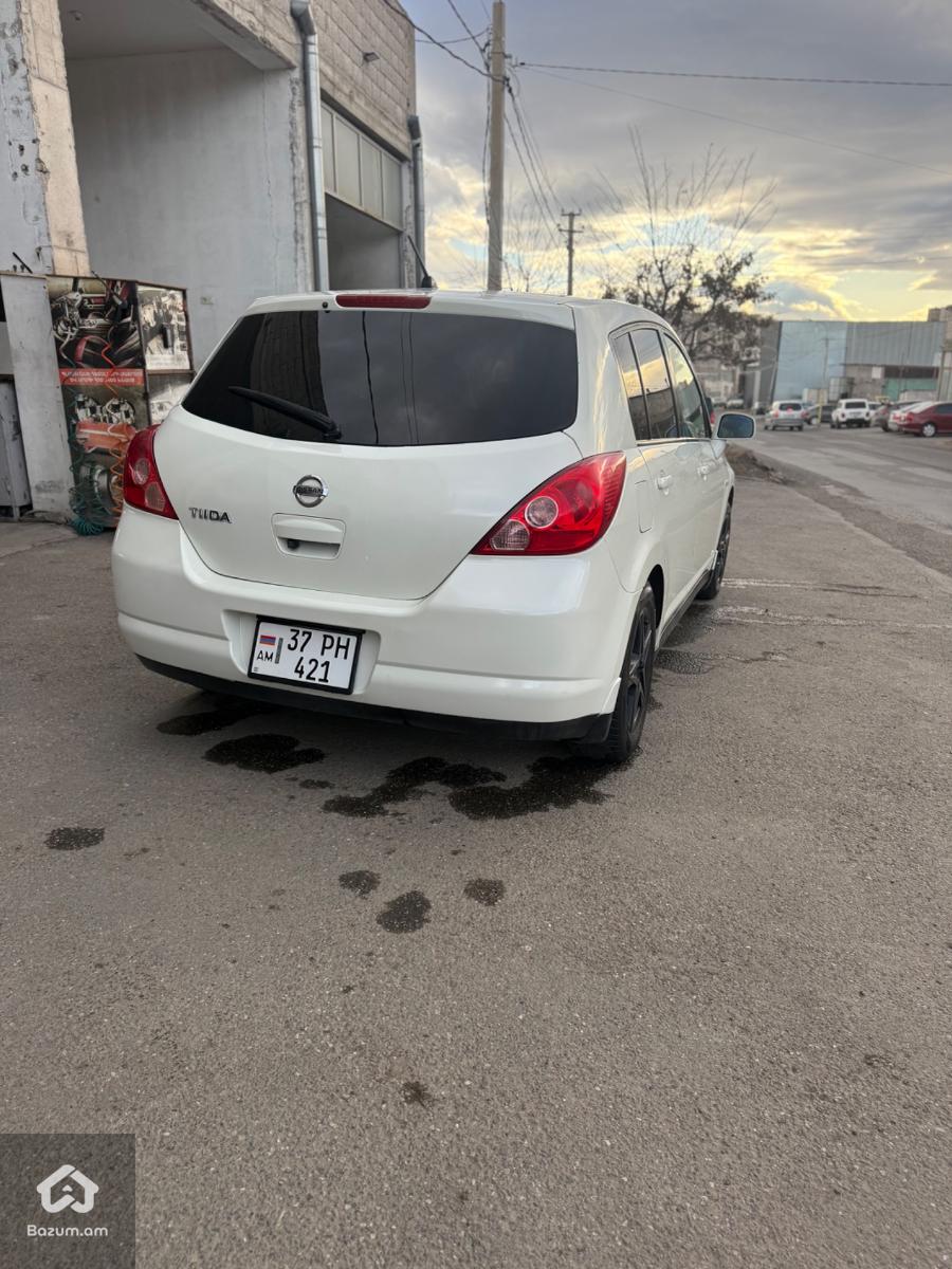 Nissan Tiida - image 6