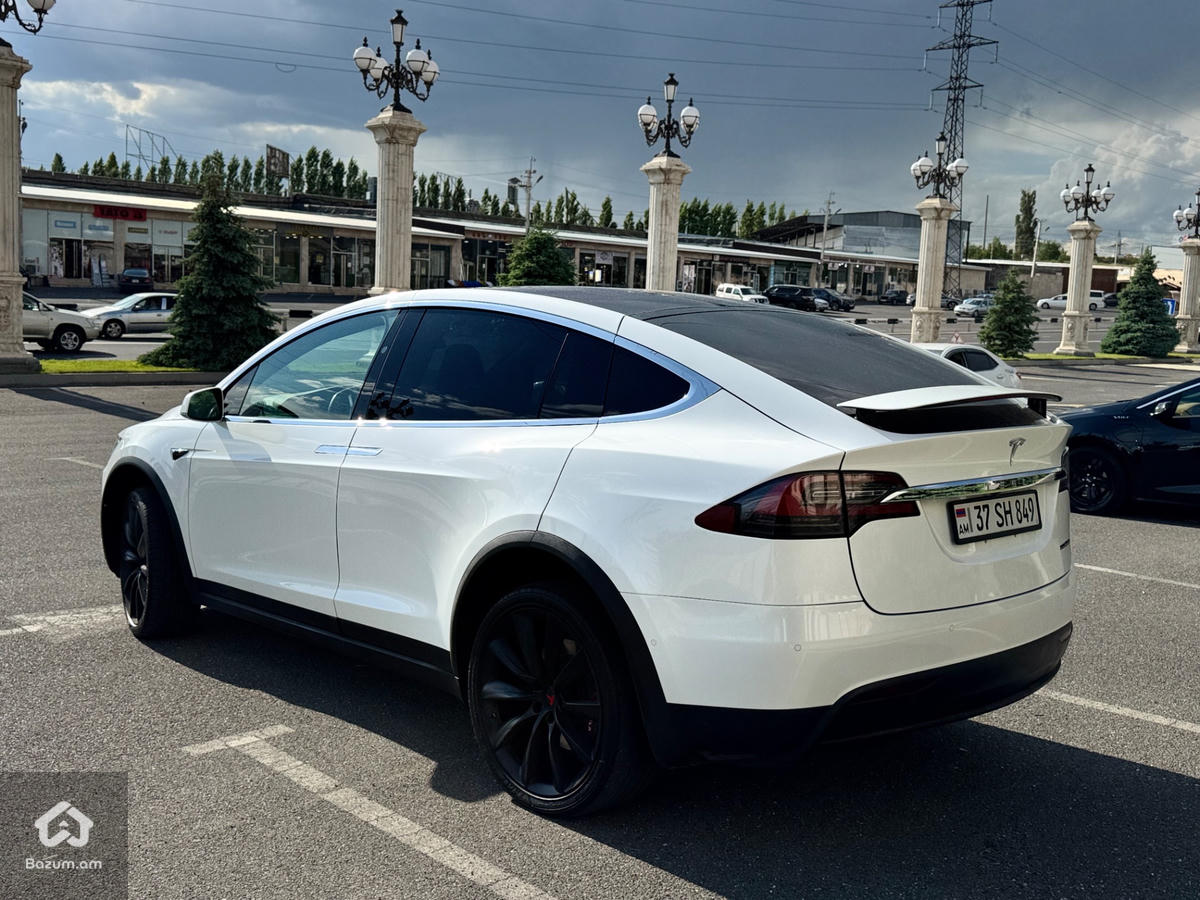 Tesla Model X 100D - image 3