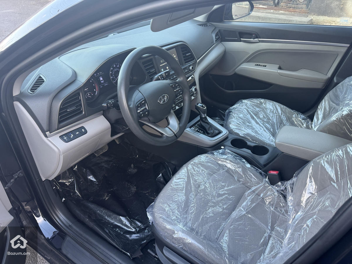 Hyundai Elantra - image 13