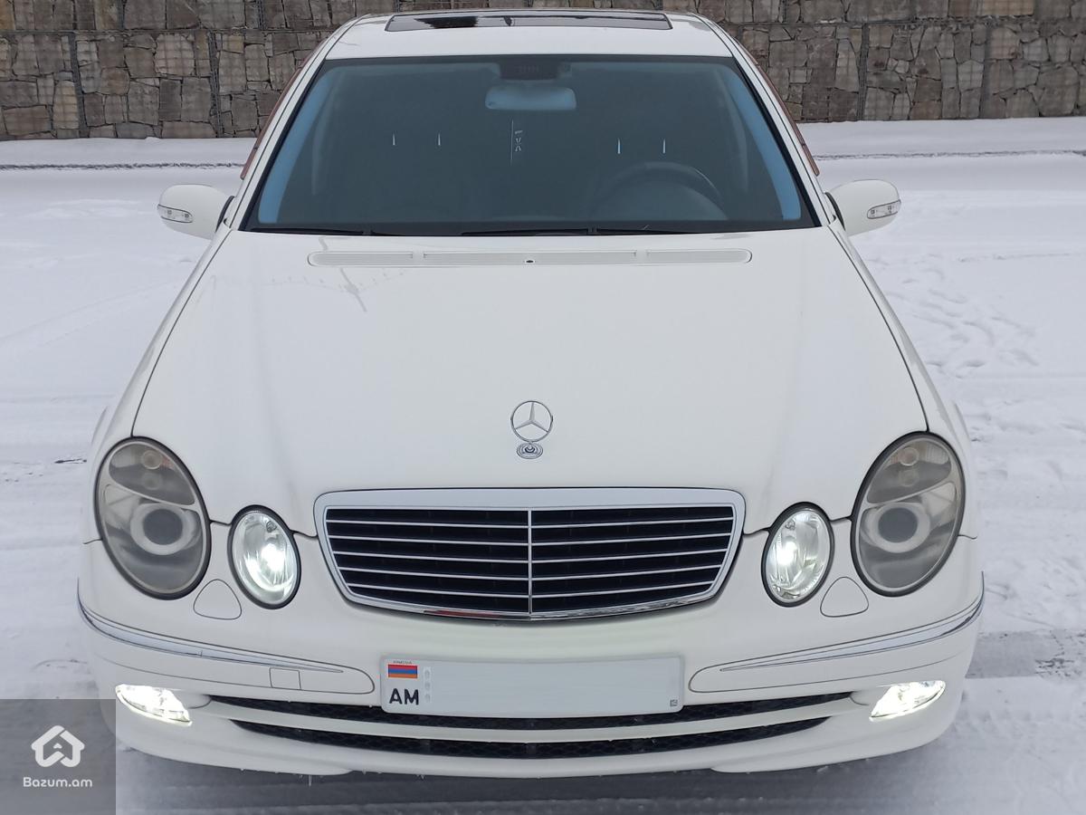 Mercedes-Benz E320 - image 3
