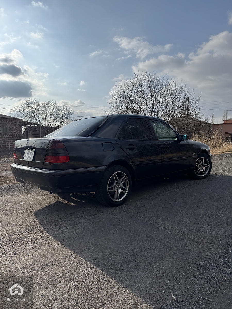 Mercedes Benz C200, Japan, գործարանային Ձախ ղեկ - image 11