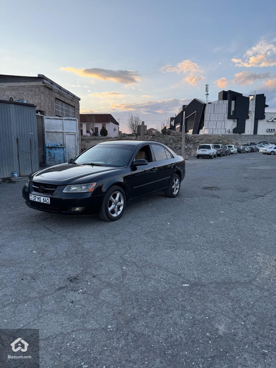 Hyundai Sonata - image 4